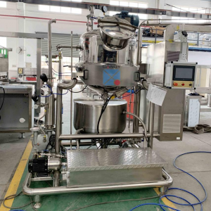 Vacuum blending machine